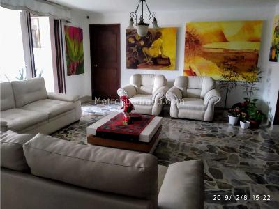 Apartamento en venta en La Candelaria, Medellín · foto 2 de 8