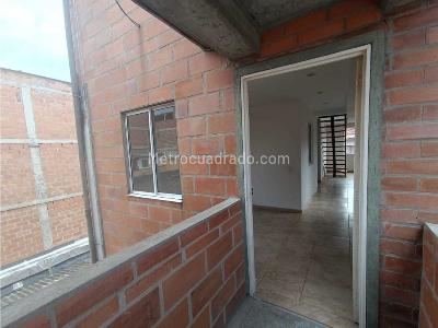 Apartamento en venta en La Milagrosa, Medellín · foto 18 de 20