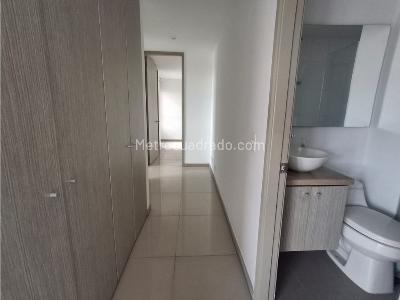 Apartamento de 2 alcobas en venta en Restrepo Narajo, Sabaneta, 76 m² · foto 8 de 14