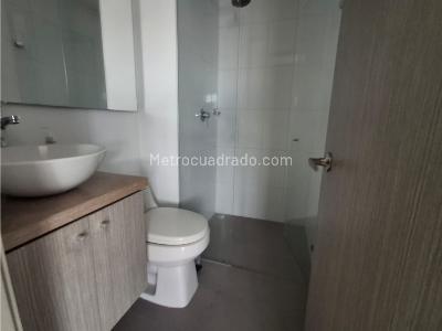 Apartamento de 2 alcobas en venta en Restrepo Narajo, Sabaneta, 76 m² · foto 10 de 14
