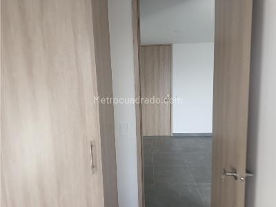 Apartamento de 2 alcobas en venta en La Doctora, Sabaneta, 61 m² · foto 3 de 14