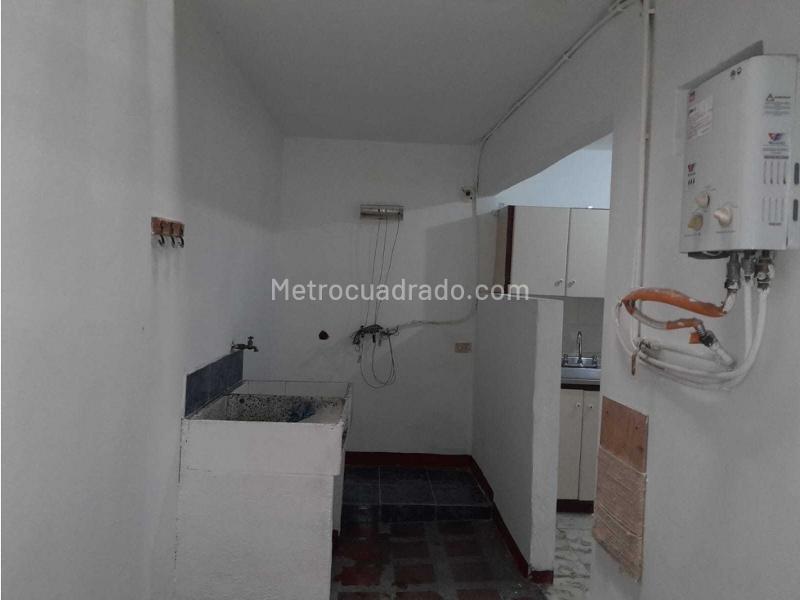3BR House Near Comfama Aranjuez, Medellín - 2