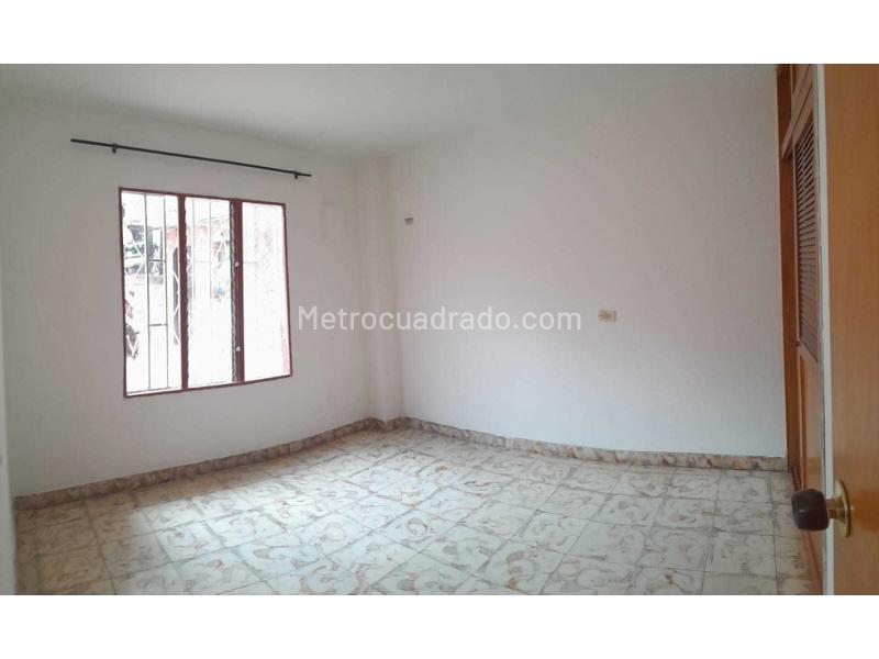 3BR House Near Comfama Aranjuez, Medellín - 8