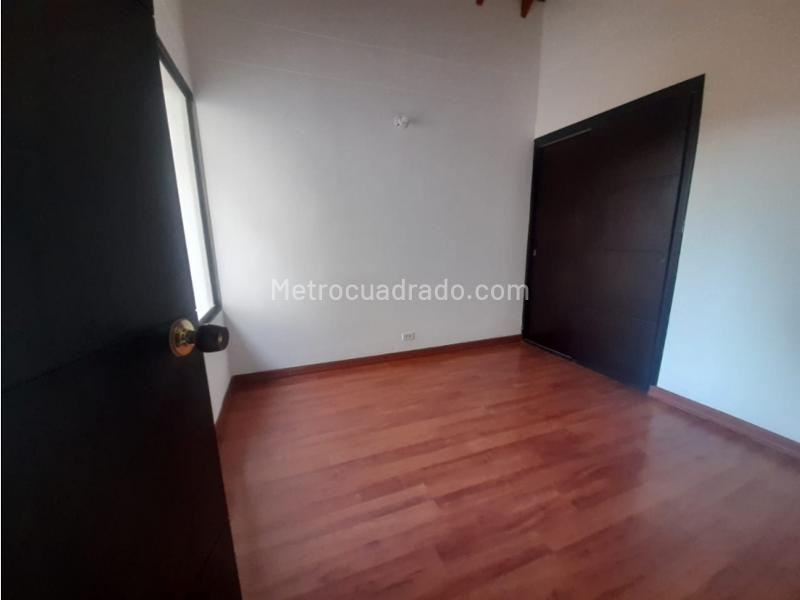 Spacious 3BR House in Itagui - 5