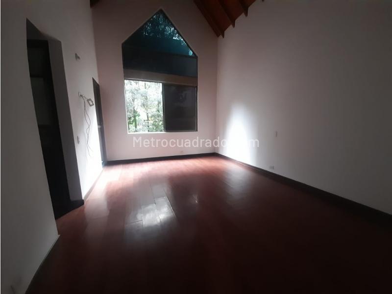 Spacious 3BR House in Itagui - 9