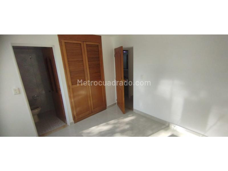 Apartamento Hermoso de 4 Alcobas en Belén San Bernardo - 5