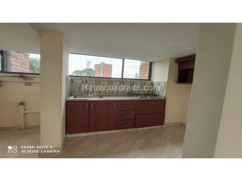 Spacious 3BR Apartment in Villa Hermosa - 2