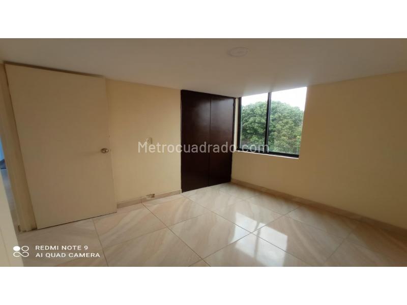 Spacious 3BR Apartment in Villa Hermosa - 6
