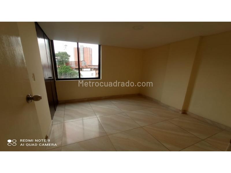 Spacious 3BR Apartment in Villa Hermosa - 9