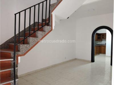 Casa de 3 alcobas en venta en Buenos Aires, Medellín, 150 m² · foto 2 de 15