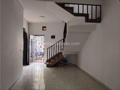 Casa de 3 alcobas en venta en Buenos Aires, Medellín, 150 m² · foto 3 de 15