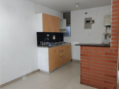 Apartaestudio en venta en Boston, Medellín, 32 m² · foto 2 de 9