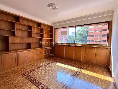 Apartamento de 3 alcobas en venta en Patio Bonito, Medellín, 225 m² · foto 10 de 20