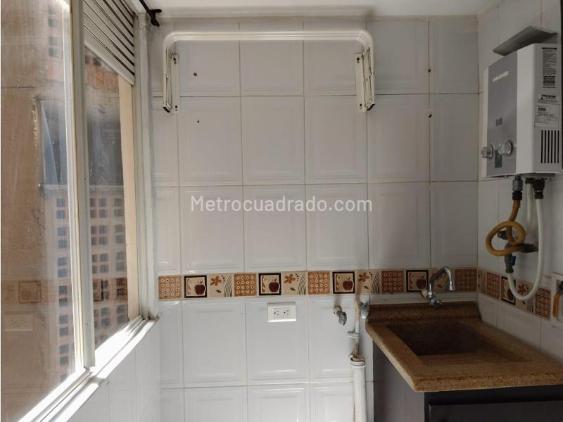 Gran Apartamento de 2 Alcobas en Bombona - 9