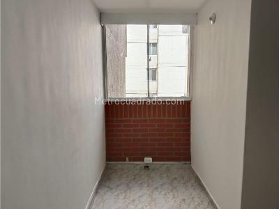Apartamento de 2 alcobas en arriendo en Bombona, Medellín, 56 m² · foto 5 de 12