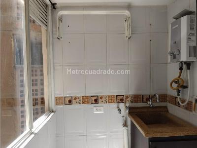 Apartamento de 2 alcobas en arriendo en Bombona, Medellín, 56 m² · foto 9 de 12