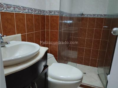 Apartamento de 2 alcobas en arriendo en Bombona, Medellín, 56 m² · foto 11 de 12
