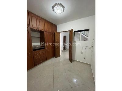 Casa de 5 alcobas en venta en Villa Hermosa, Medellín, 150 m² · foto 12 de 20