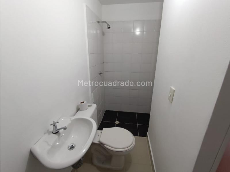 Apartamento Dúplex Elegante de 5 Alcobas en Conquistadores - 7