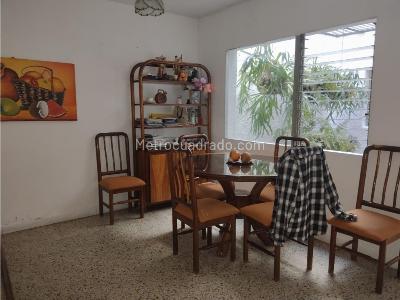 Casa de 4 alcobas en venta en Boston, Medellín, 192 m² · foto 3 de 7