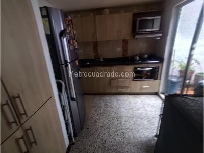 Casa de 3 alcobas en venta en Belen, Medellín, 113 m² · foto 2 de 13