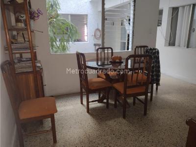 Casa de 4 alcobas en arriendo en Boston, Medellín, 192 m² · foto 2 de 7
