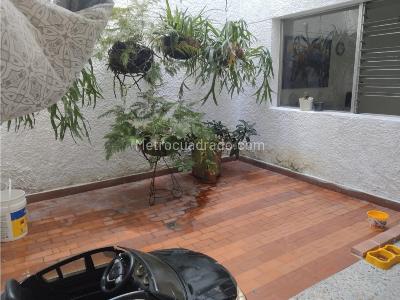 Casa de 4 alcobas en arriendo en Boston, Medellín, 192 m² · foto 6 de 7