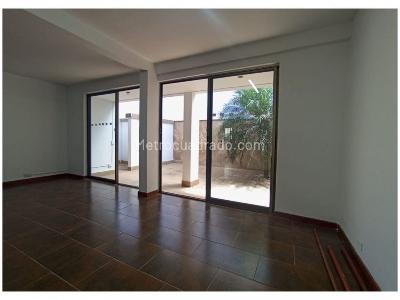 Casa de 5 alcobas en venta en Belen, Medellín, 250 m² · foto 3 de 14