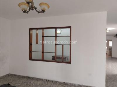 Casa de 4 alcobas en venta en Villa Hermosa, Medellín, 210 m² · foto 6 de 20