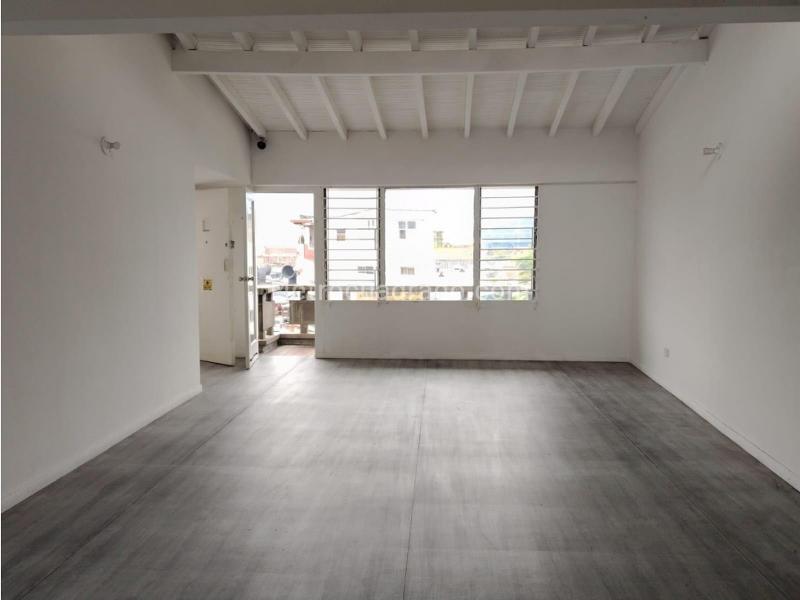 3BR Apartment with Service Room in Prado Centro, Medellín - 3