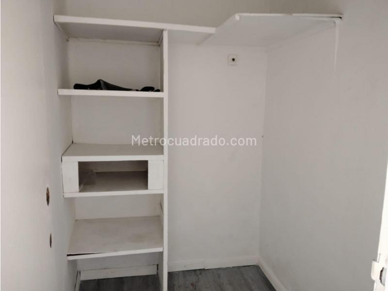 3BR Apartment with Service Room in Prado Centro, Medellín - 6