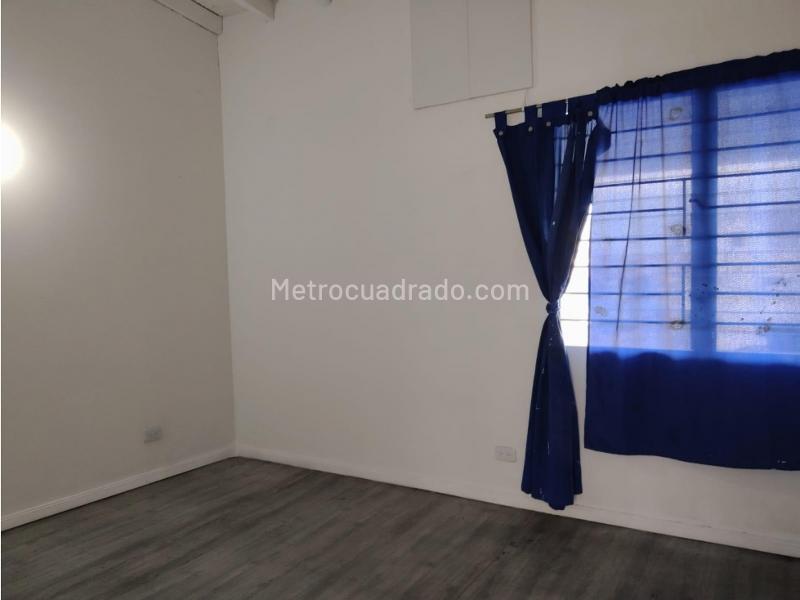 3BR Apartment with Service Room in Prado Centro, Medellín - 8