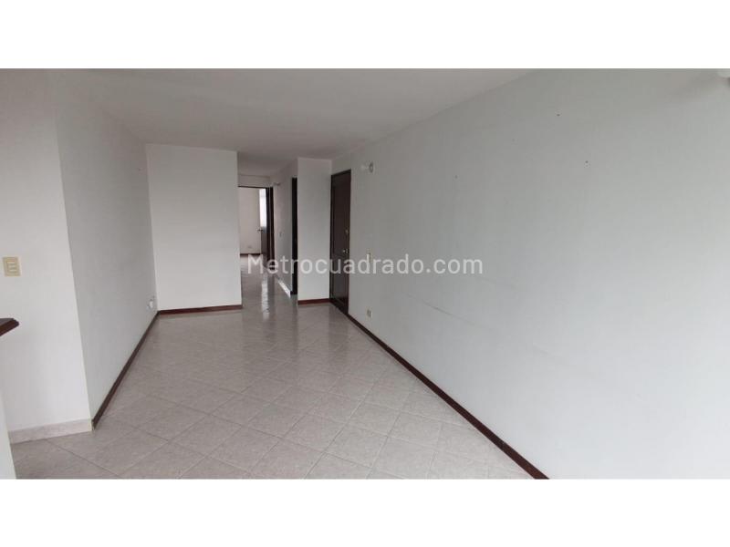 3BR Apartment with Balcony for Rent in Boston (Medellín) - 3