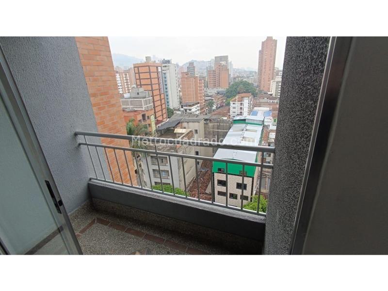 3BR Apartment with Balcony for Rent in Boston (Medellín) - 4