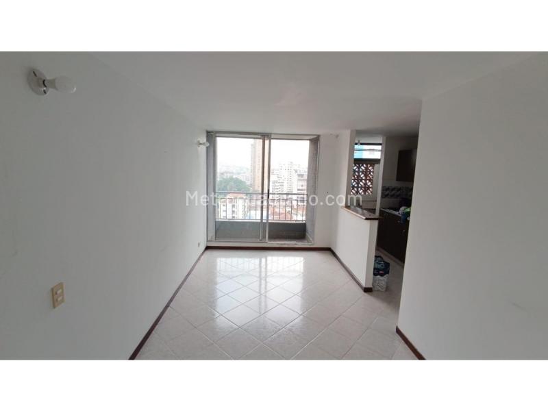 3BR Apartment with Balcony for Rent in Boston (Medellín) - 5