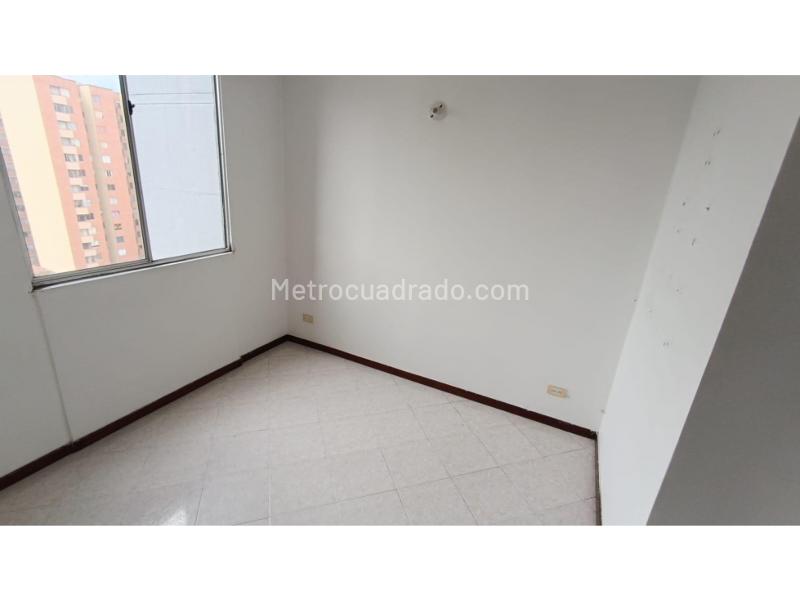 3BR Apartment with Balcony for Rent in Boston (Medellín) - 7