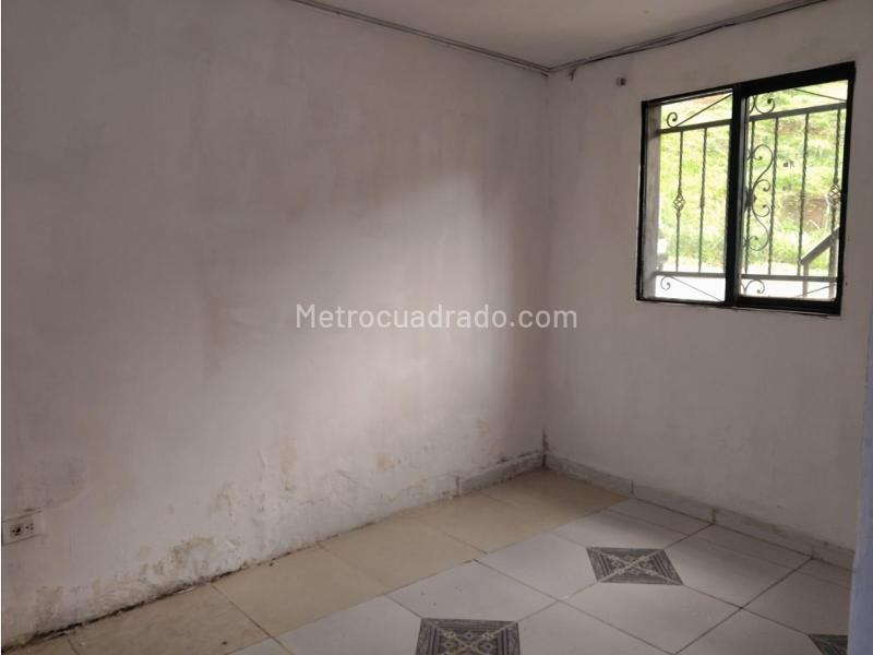 Spacious Local House in Buenos Aires - 6