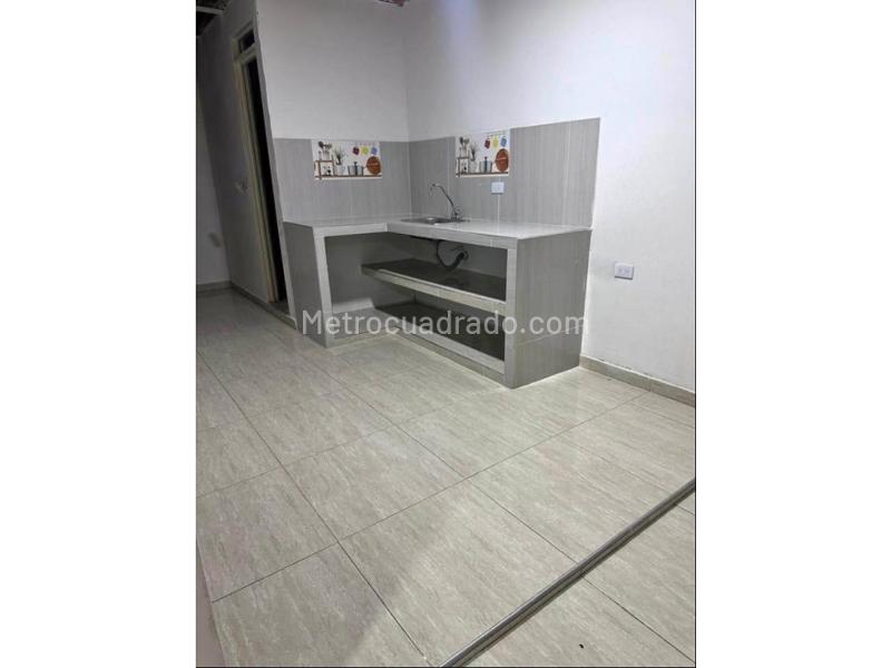 Apartamento de 2 Alcobas en Aranjuez (60 m²)