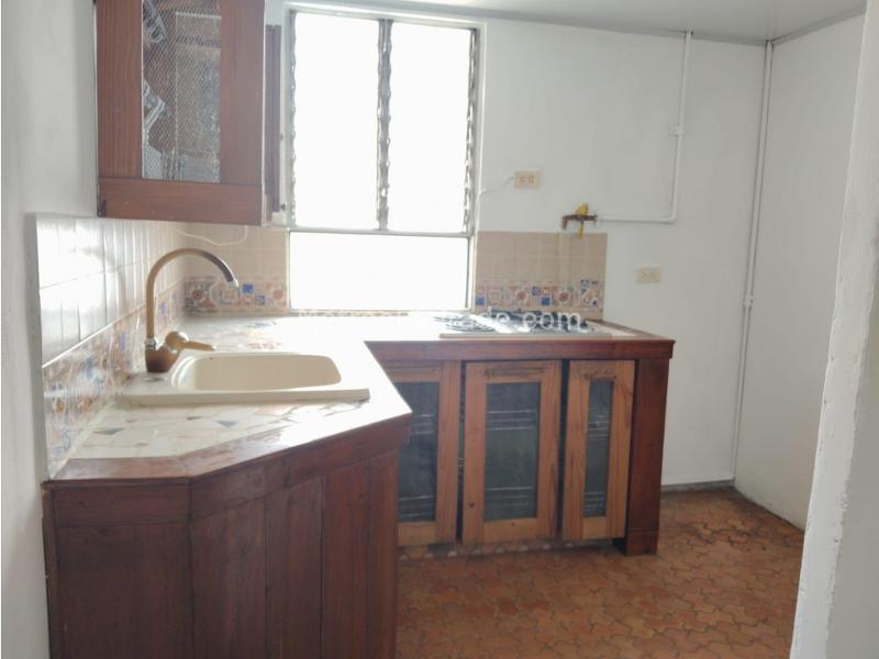 Apartamento Luminoso de 2 Alcobas en Boston - 2