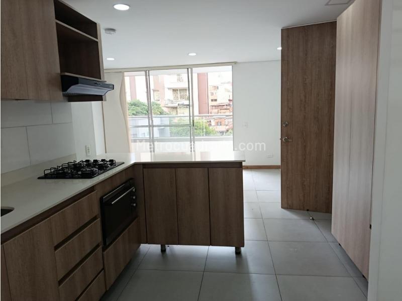 Apartamento de 3 Alcobas en Bombona con Balcón y Jacuzzi - 3