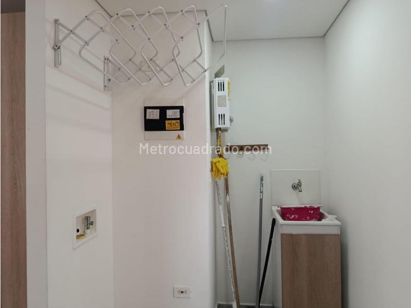 Apartamento de 3 Alcobas en Bombona con Balcón y Jacuzzi - 5