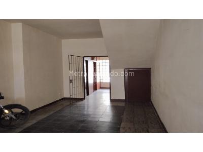 Casa de 5 alcobas en venta en Prado, Medellín, 209 m² · foto 2 de 15