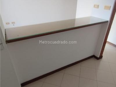 Apartaestudio en venta en La Candelaria, Medellín, 40 m² · foto 3 de 9