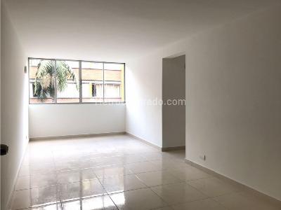 Apartamento en arriendo en Belen, Medellín · foto 3 de 13