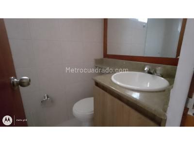 Apartamento de 3 alcobas en venta en El Poblado, Medellín, 80 m² · foto 13 de 15