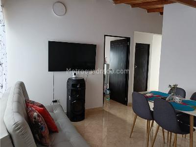 Casa de 3 alcobas en venta en Enciso, Medellín, 76 m² · foto 2 de 9