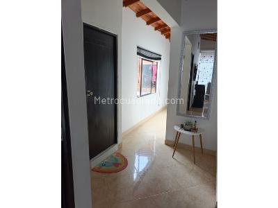 Casa de 3 alcobas en venta en Enciso, Medellín, 76 m² · foto 3 de 9
