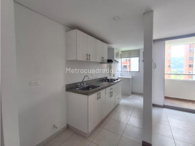 Bright 2BR Apartment with City Views in La Ferreria