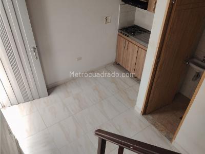 Apartaestudio en arriendo en Campo Valdes, Medellín, 32 m² · foto 2 de 9