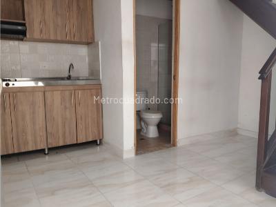 Apartaestudio en arriendo en Campo Valdes, Medellín, 32 m² · foto 3 de 9